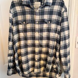 American Eagle Outfitters Men's Navy and Cream Checkered Shirt